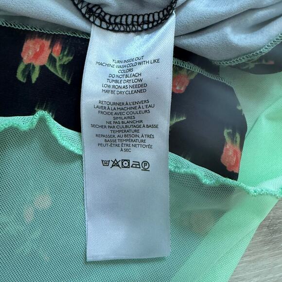 Urban Outfitters Mariah Layered Mini Skirt Ditsy Floral Green Black Size XS/S - Picture 5 of 6